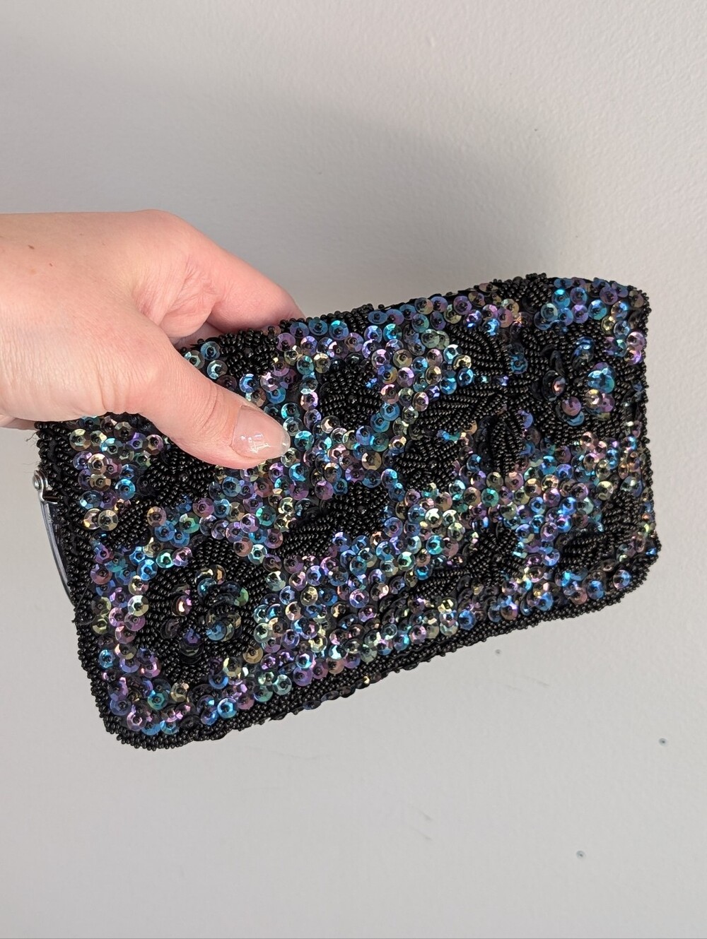 Vintage Evening Bag, Made In Honk Kong Black Iridescent Sequins Kiss Lock Clutch - Picture 3 of 16